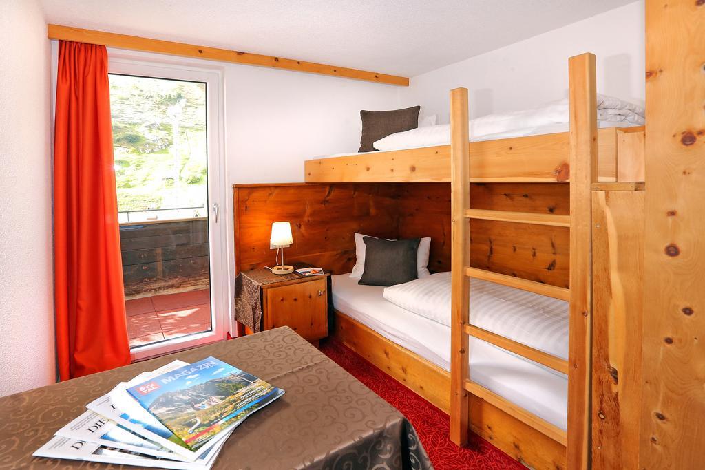 Berghotel-Gasthof Gstrein Vent Zimmer foto